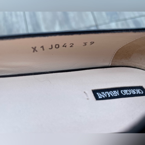 NEW never worn authentic Giorgio Armani Flats Black Patent Leather and Suede - Picture 6 of 6